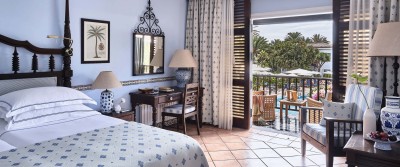 Deluxe rooms with swimming pool views